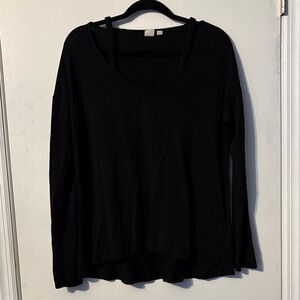 GAP Women's Black Long Sleeve V-Neck Top